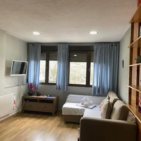 Estudio Edificio Primavera Моначиль